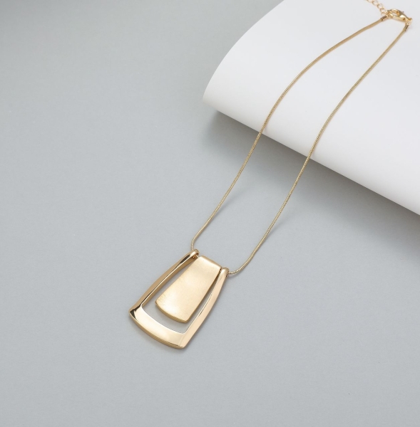 double-oblong-pendant-short-necklace-gold