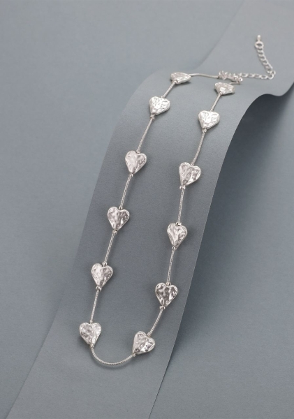 mottled-linked-hearts-short-necklace-silver