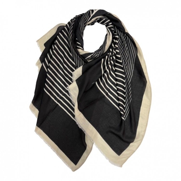 twotone-maze-print-scarf-black-beige
