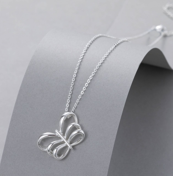 butterfly-pendant-short-necklace