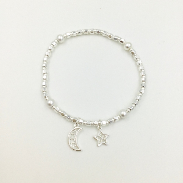 mini-beads-stretchy-bracelet-with-star-moon-charms-silver