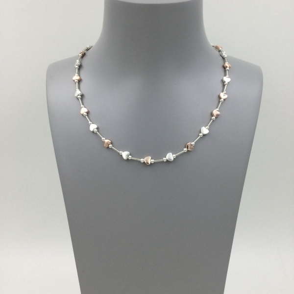 mini-hearts-linked-short-necklace